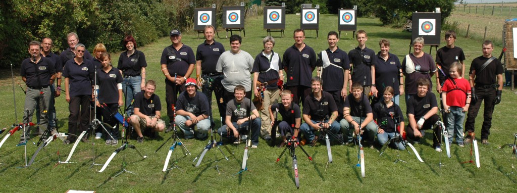 Bogensport Oberursel Gruppenfoto 2010
